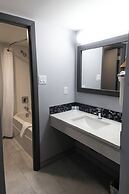 Paradise Inn & Conference Centre