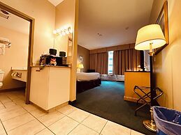 Nomad Hotel and Suites