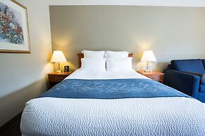 Nomad Hotel and Suites