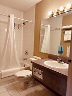 Nomad Hotel and Suites