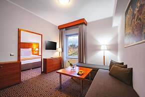 Grand Hotel International