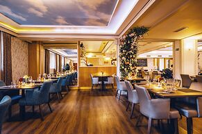 Grand Hotel International