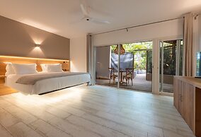 Pearl Beach Hotel