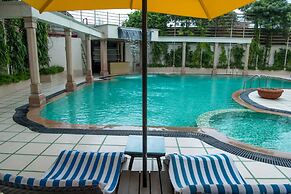 Howard Plaza - The Fern Agra