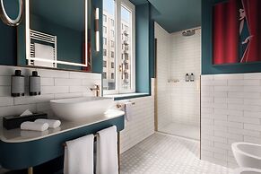 Puccini Hotel Milan, Tapestry Collection by Hilton