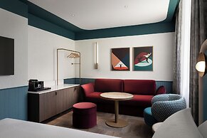 Puccini Hotel Milan, Tapestry Collection by Hilton
