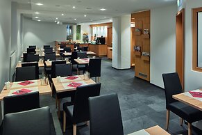 City Hotel