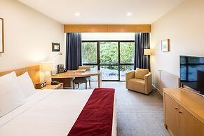 Commodore Airport Hotel