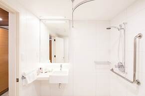 Commodore Airport Hotel