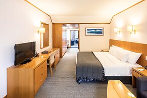 Commodore Airport Hotel