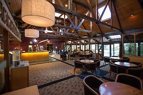 Commodore Airport Hotel