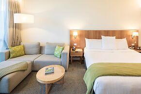 Commodore Airport Hotel