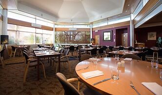 Commodore Airport Hotel