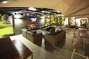 Commodore Airport Hotel