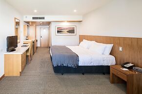 Commodore Airport Hotel