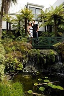 Commodore Airport Hotel