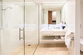 Commodore Airport Hotel