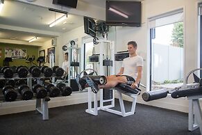 Commodore Airport Hotel