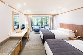 Commodore Airport Hotel