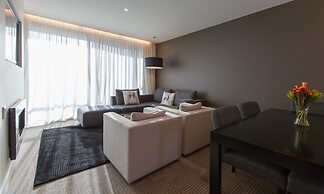 Commodore Airport Hotel