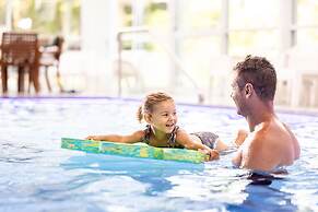 Commodore Airport Hotel