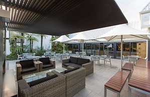 Commodore Airport Hotel