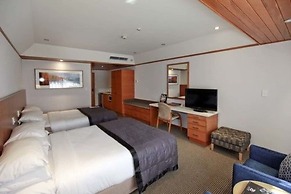 Commodore Airport Hotel