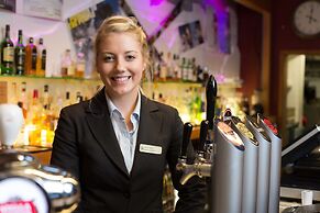 Commodore Airport Hotel