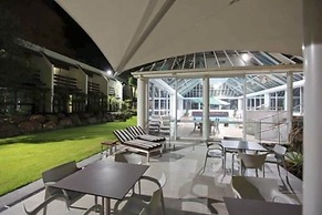 Commodore Airport Hotel