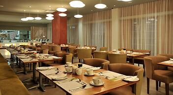 Garden Court Victoria Junction