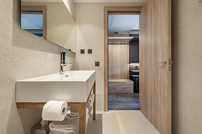 Hotel Astari