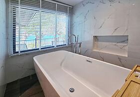 Phi Phi Holiday Resort