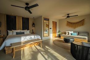 Punta Islita, Autograph Collection