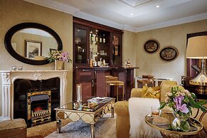 Hayfield Manor