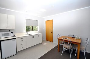 Knightsbridge Court Motor Lodge