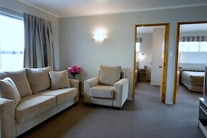 Knightsbridge Court Motor Lodge