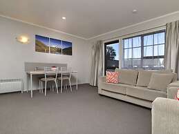 Knightsbridge Court Motor Lodge