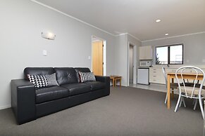 Knightsbridge Court Motor Lodge