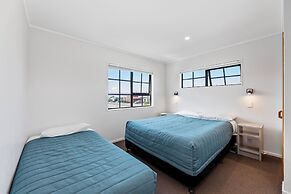 Knightsbridge Court Motor Lodge