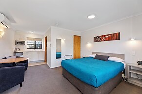 Knightsbridge Court Motor Lodge