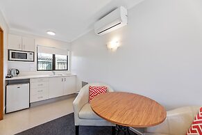 Knightsbridge Court Motor Lodge