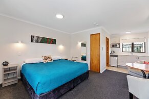 Knightsbridge Court Motor Lodge