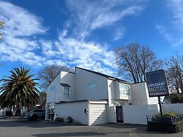 Diplomat Motel
