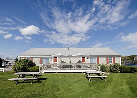 Red Jacket Beach Resort