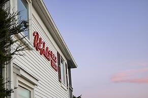 Red Jacket Beach Resort