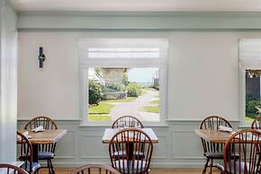 Red Jacket Beach Resort