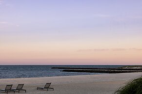 Red Jacket Beach Resort