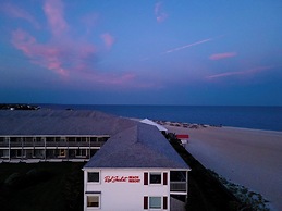Red Jacket Beach Resort