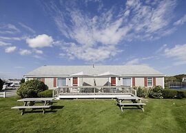 Red Jacket Beach Resort