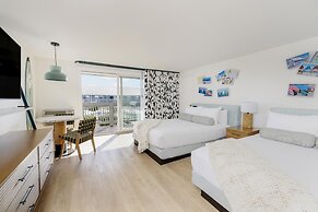 Red Jacket Beach Resort